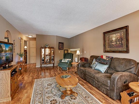 2nd image of 20978 Jenkins St NE