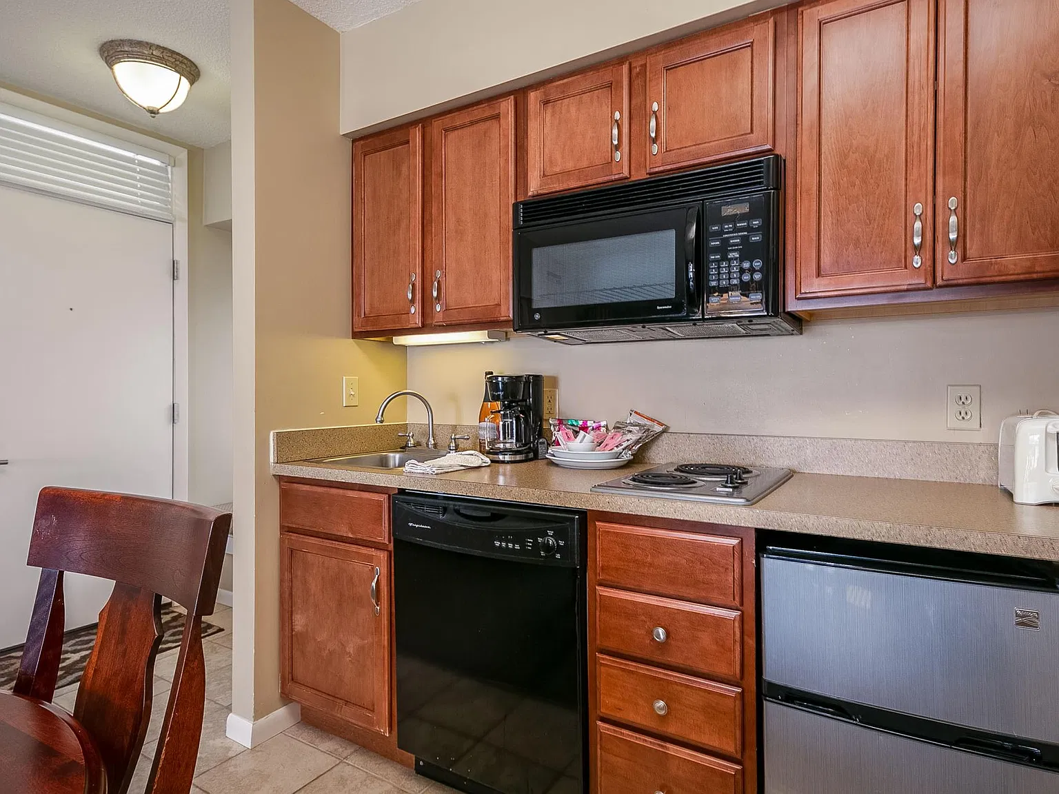 1 bed, 700 sqft, $1,400 — Photo 3