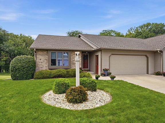 2nd image of 721 Valley View Dr