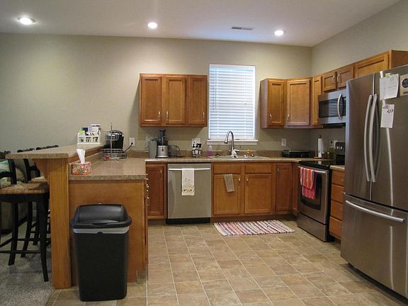 4th image of 607 W Laharpe St