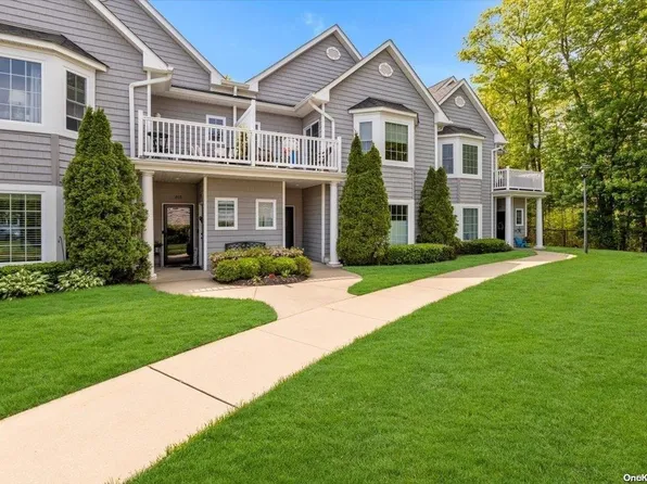 208 Okeefe Court #208, Oakdale, NY 11769