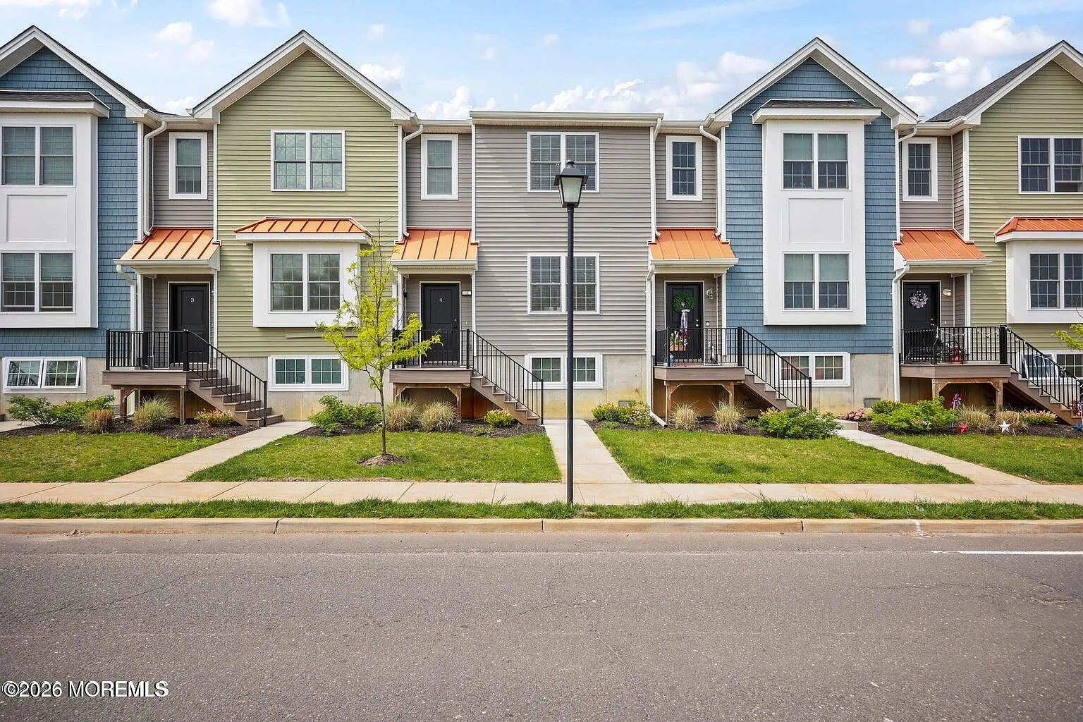 3 bed, 2.5 bath, 1750 sqft, $3,750 — Photo 1