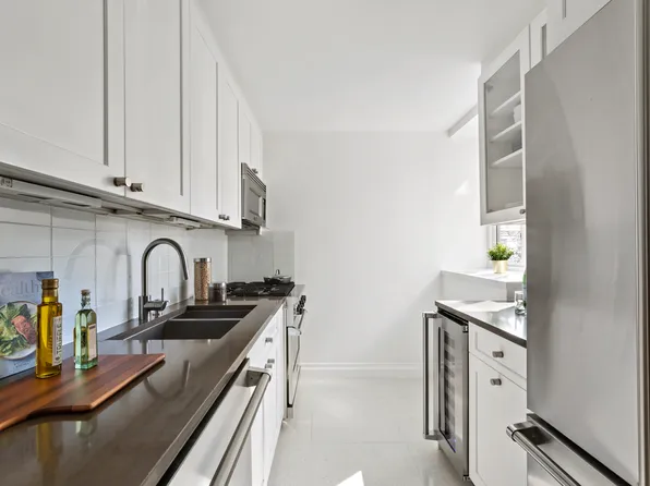 200 East 66th Street image 3 of 8