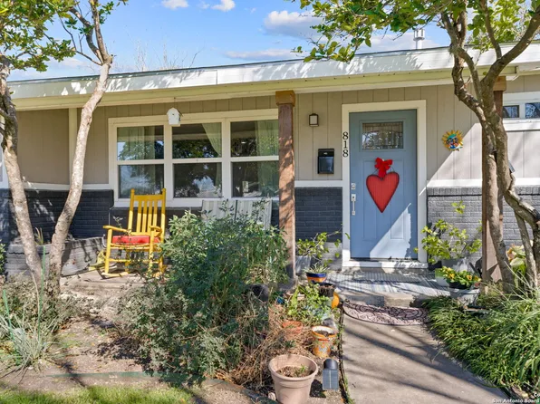 818 chevy chase, San Antonio, TX 78209