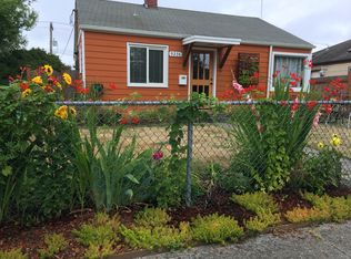 9238 21st Ave SW, Seattle, WA 98106