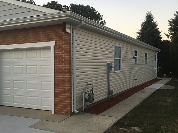 3rd image of 11 Madras Ct