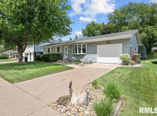 2236 W Columbia Ave, Davenport, IA 52804
