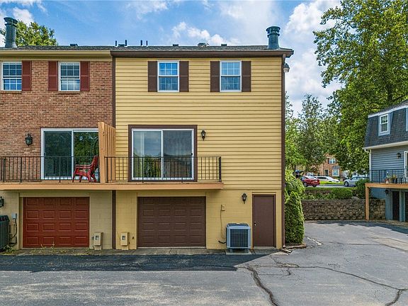 3rd image of 2701 N Kings Arms Cir