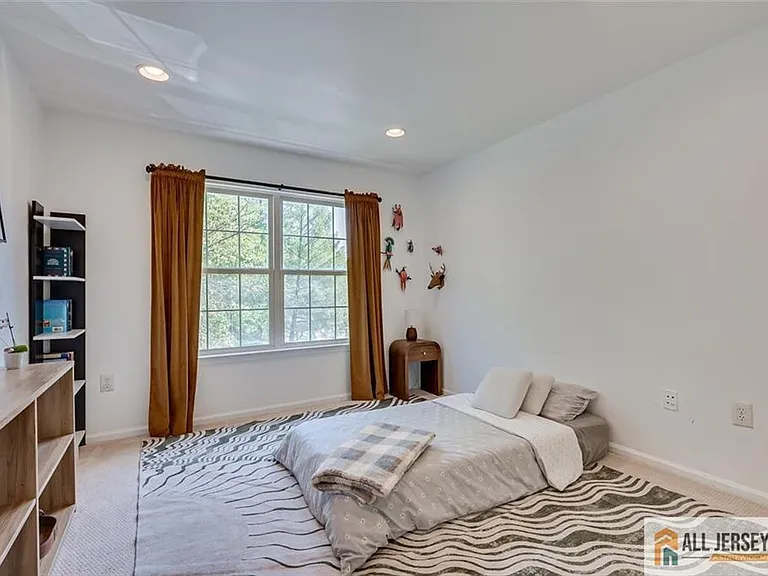 403 Somerset Ct — Photo 25