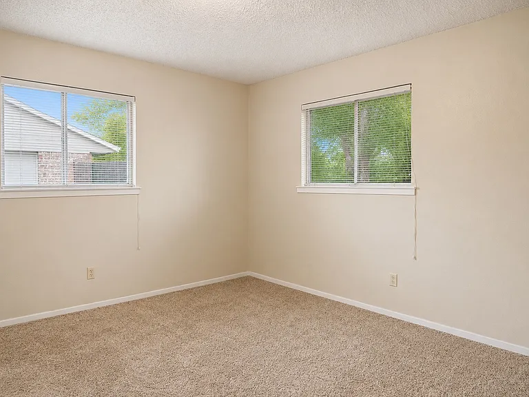 2111 Quail Run #A — Photo 9
