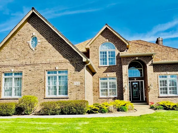 712 Ashton Ln, South Elgin, IL 60177
