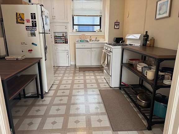 2nd image of 4613 N Winchester Ave #1