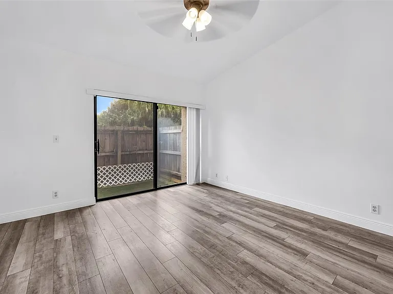 7755 Kenway Pl E — Photo 8