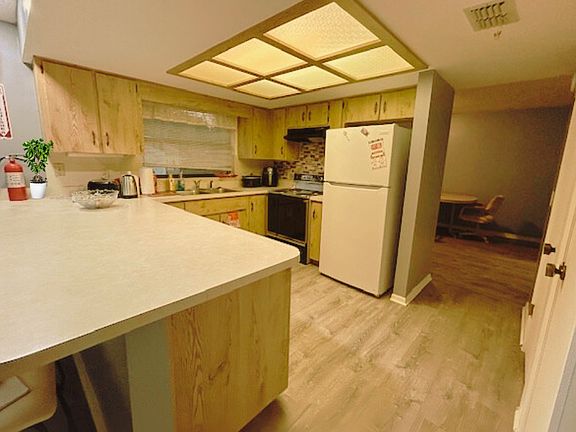 3rd image of 524 Bahia Circle Ln #3