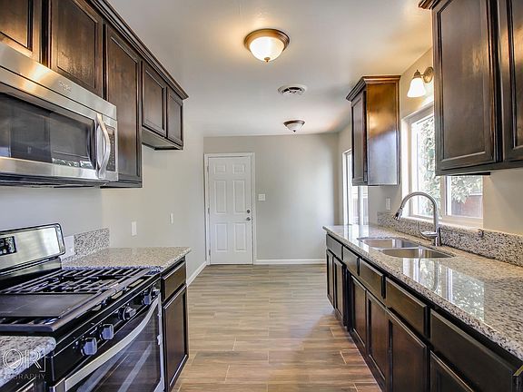 3rd image of 4405 Pioneer Dr
