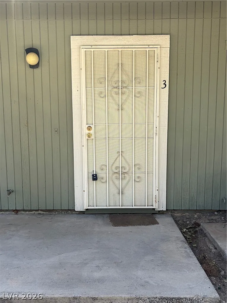 1470 Elizabeth Ave — Photo 2