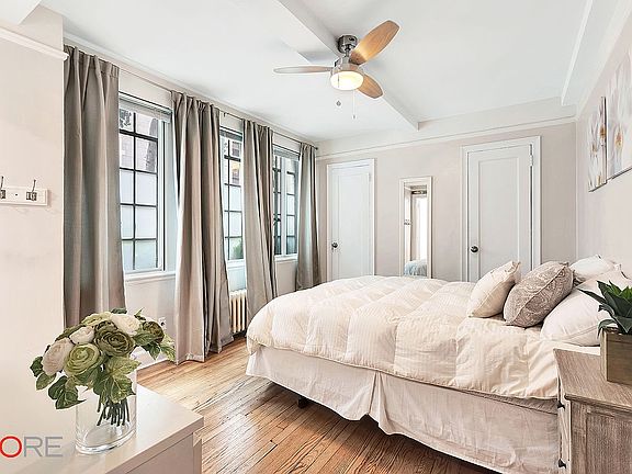 4th image of 321 E 43rd St APT 109