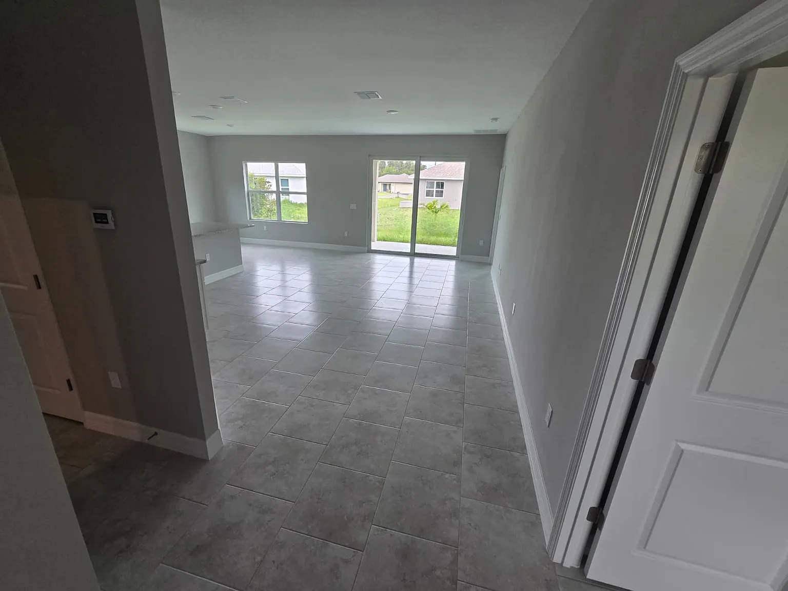3 bed, 1615 sqft, $2,000 — Photo 2
