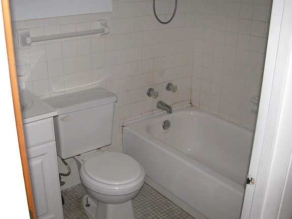 3rd image of 10122 Chambers Hill Dr