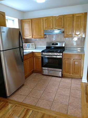 1st image of 1612 Melville St