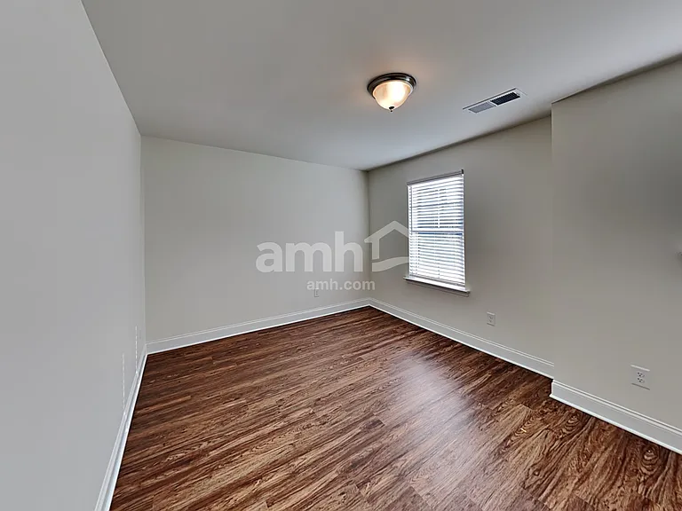 320 Bourne St — Photo 21
