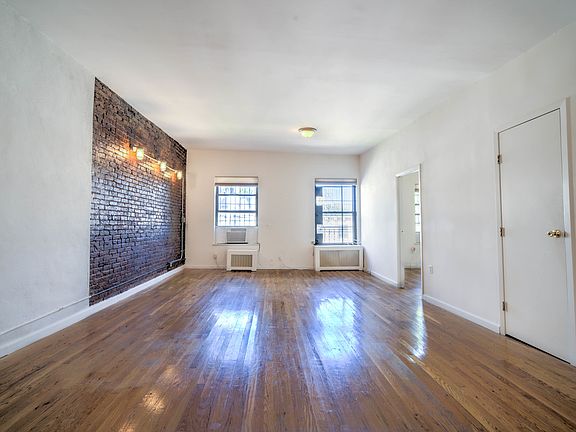 3rd image of 239 E 14th St APT 5R