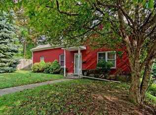 21 Blakley Ct, Troy, NY 12180