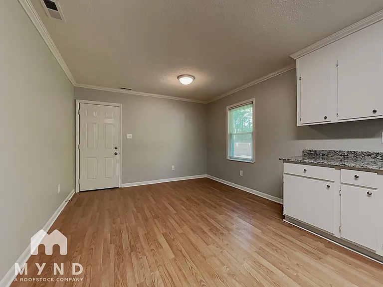 198 Harriet Ln — Photo 6