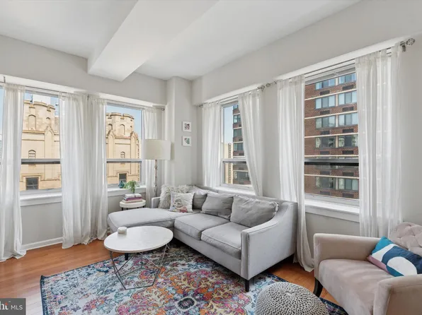 1425 Locust St Unit 20B, Philadelphia, PA 19102