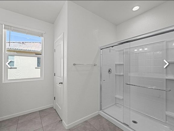 3rd image of 431 Potters Ln
