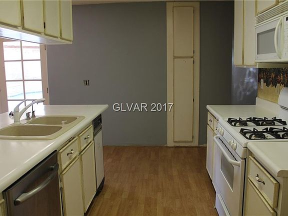 5th image of 1724 Neptune Dr