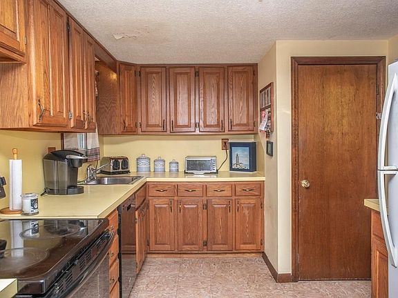 3rd image of 29 Janebar Cir