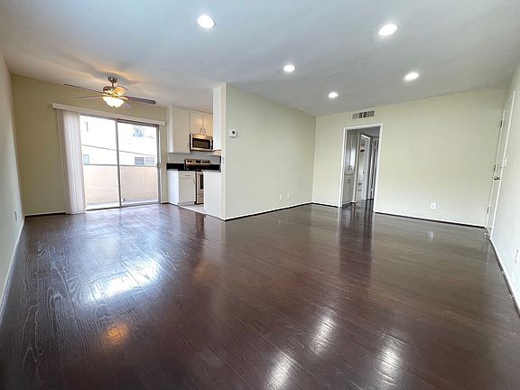 4th image of 1208 N Olive Dr #212