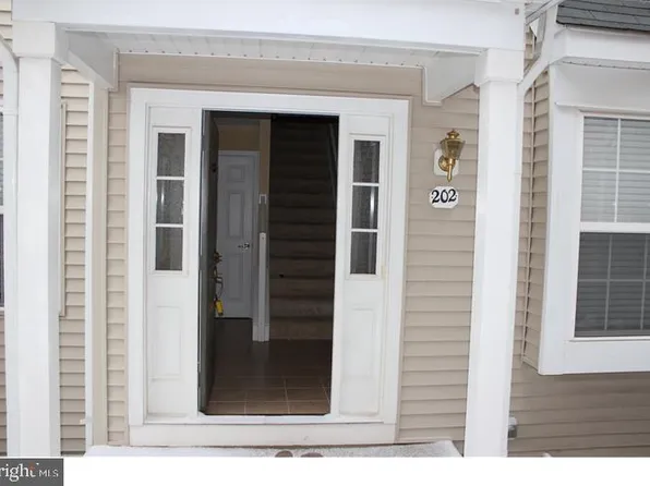 202 Flagstone Rd #6, Chester Springs, PA 19425