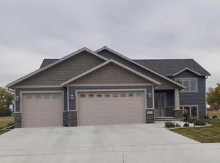 3029 44th Ave S, Grand Forks, ND 58201