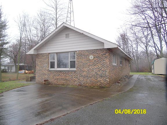 3rd image of 60701 Shoreline Dr
