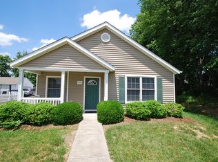 7037 Black Mountain Dr, Louisville, KY 40228