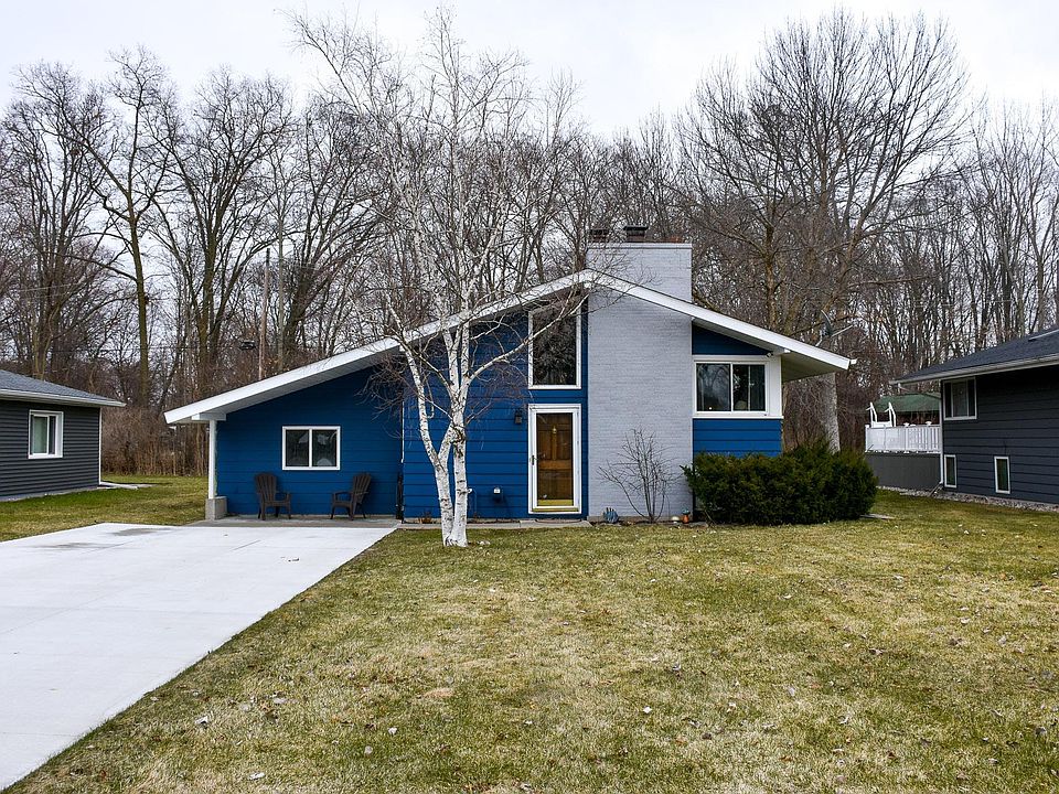 1st image of 643 Roseland Dr