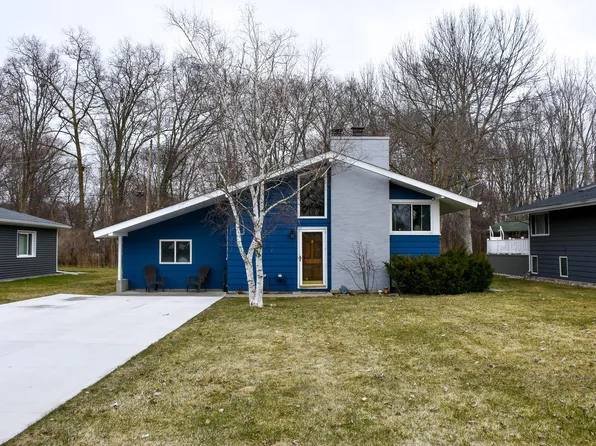 643 Roseland Dr, Bay City, MI 48706