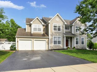152 Hundred Oaks Dr, Toms River, NJ 08755