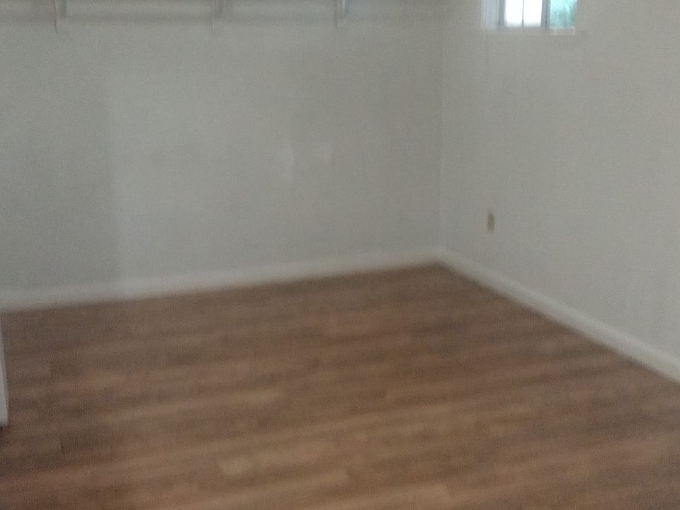 2nd image of 24464 Park St