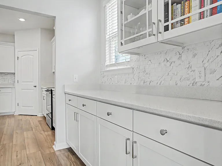 160 Spring Hill Dr — Photo 5