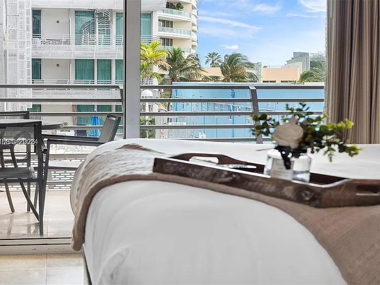 1437 Collins Ave #327 — Photo 3