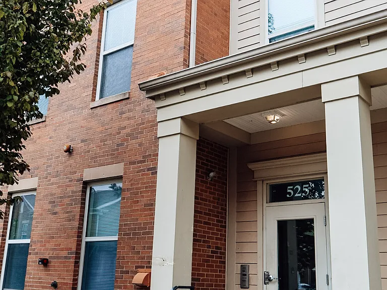 Sheppard Square Apartments — Photo 19