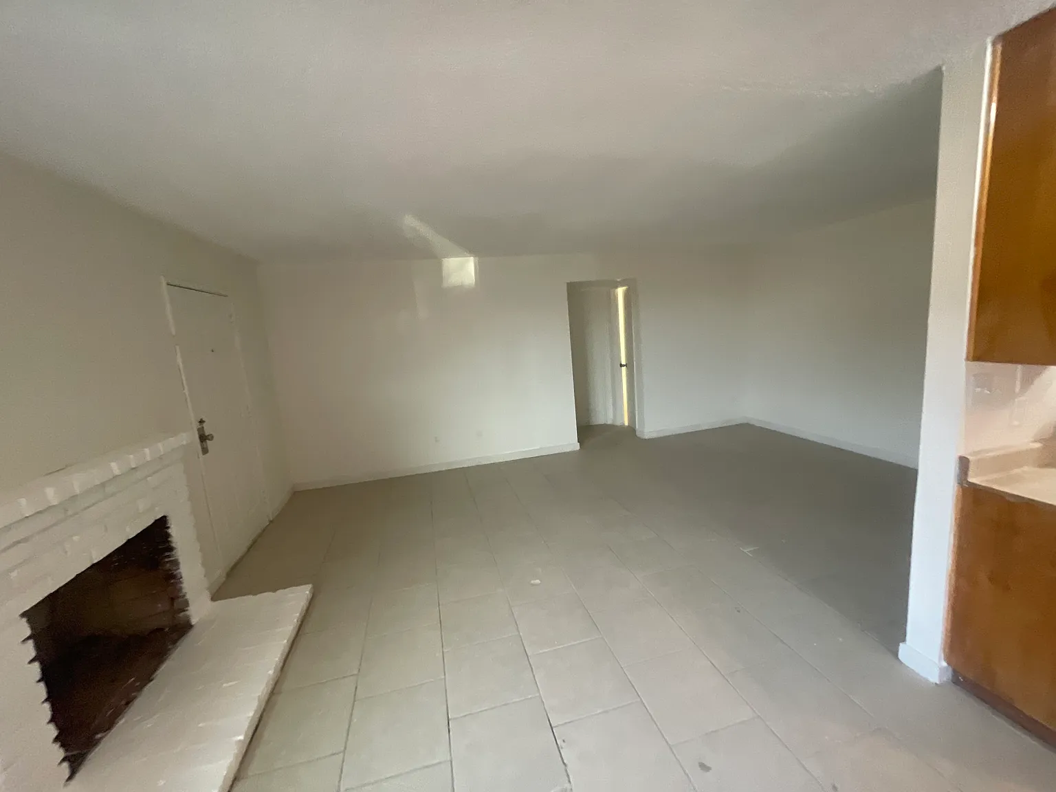 1 bed, 692 sqft, $1,000 — Photo 3