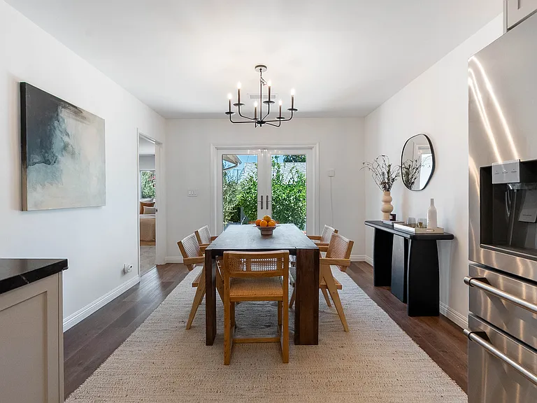 17453 Burbank Blvd — Photo 29