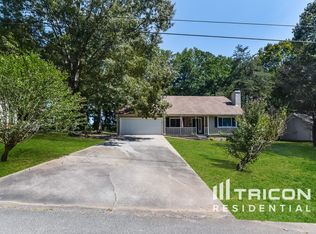 220 Jennifer Ln, Carrollton, GA 30116