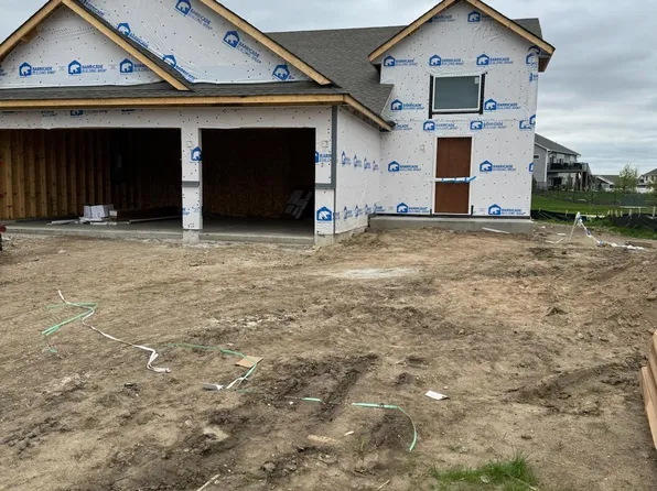 372 Cross Cir, Dundas, MN 55019