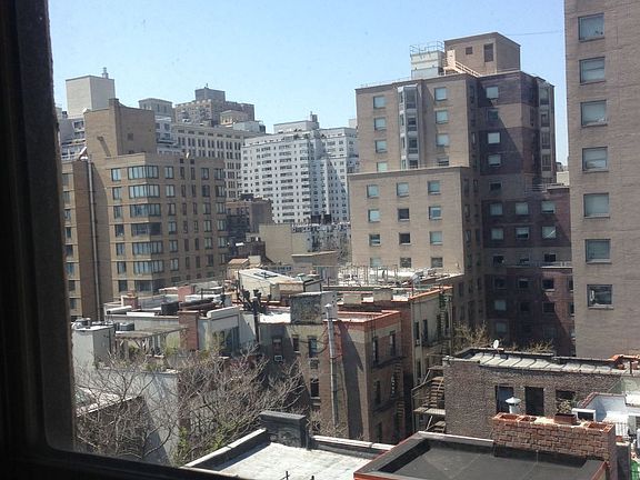 5th image of 226 E 12th St APT 10D