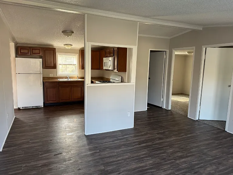 Fairview Crossing — Photo 14